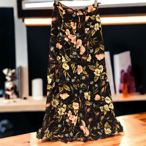 Karen Kane Dresses & Skirts - Vintage Y2K Karen Kane button up Floral Maxi skirt women’s size 8‎ made in USA